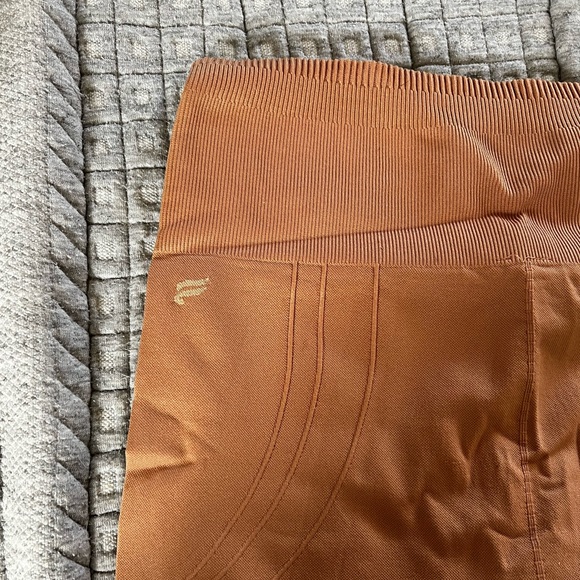 Fabletics Dusty Pink Knit Leggings - Picture 2 of 4